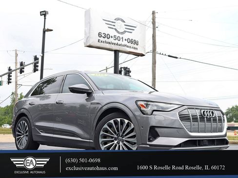 Used 2019 Audi e-tron Prestige w/ Prestige Package image 1