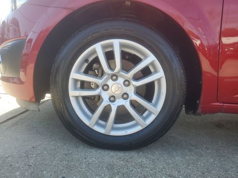 Used 2012 Chevrolet Sonic LT image 7