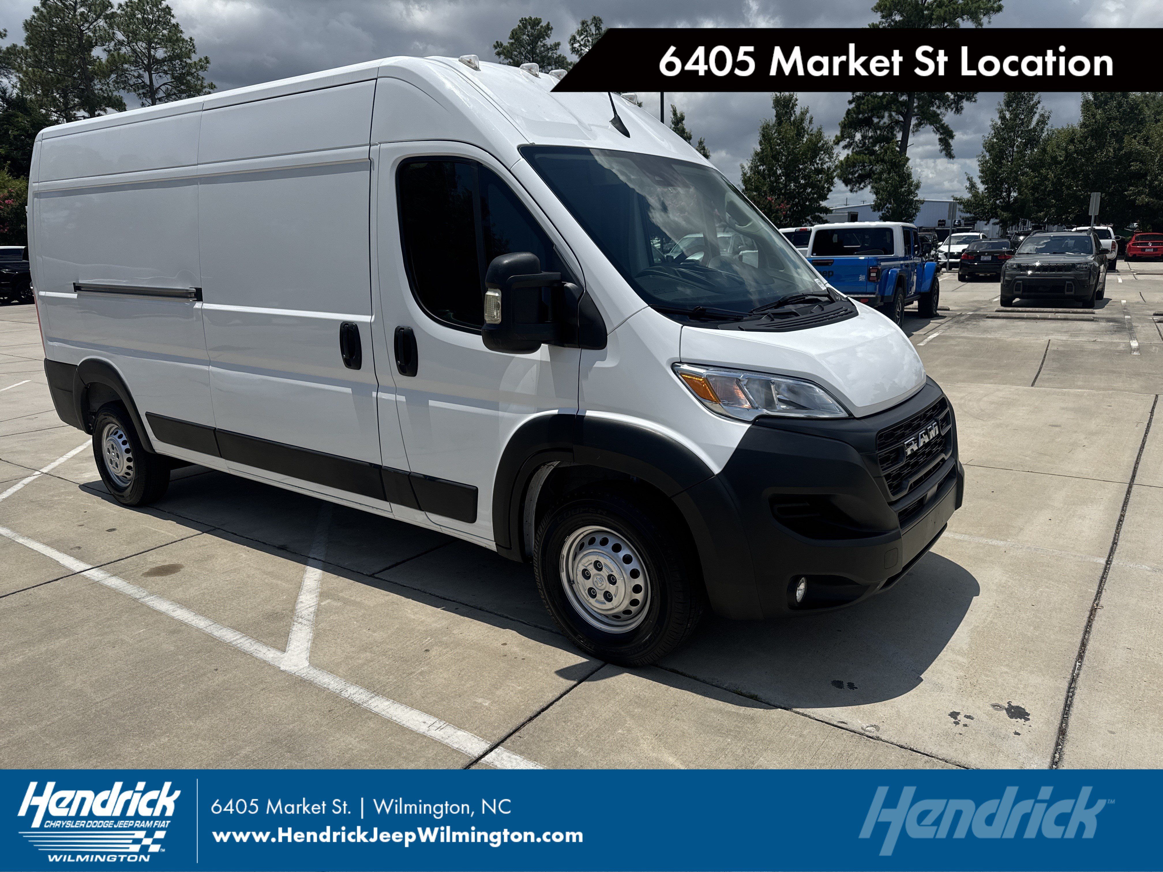 Used 2025 RAM ProMaster 2500 w/ Convenience Group FWD image 1