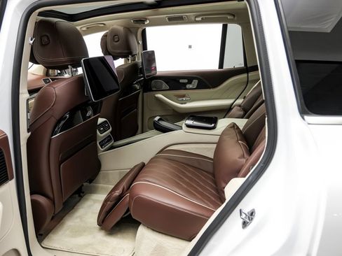 Used 2026 Mercedes-Benz Maybach GLS 600 4MATIC image 39