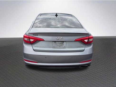 Used 2015 Hyundai Sonata Limited w/ Option Group 06 FWD image 6