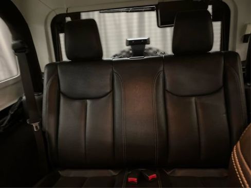 Used 2015 Jeep Wrangler Rubicon image 11