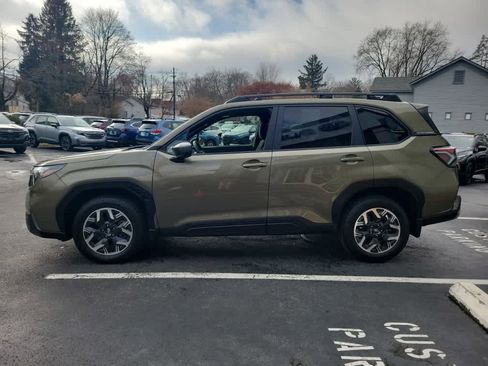 Certified 2025 Subaru Forester Premium image 7