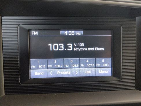 Used 2020 Hyundai Elantra SE FWD image 25