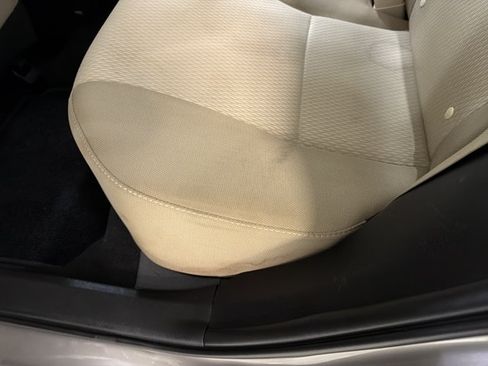 Used 2016 Toyota Corolla LE FWD image 22