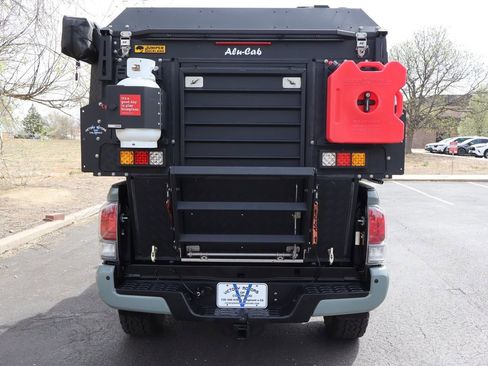 Used 2023 Toyota Tacoma TRD Off-Road w/ TRD Premium Off Road Package AWD/4WD image 6