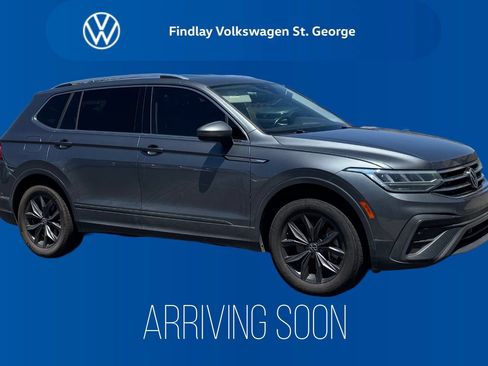 Used 2023 Volkswagen Tiguan SE FWD image 1