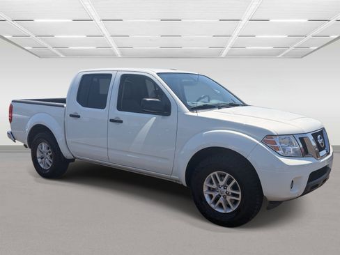 Used 2017 Nissan Frontier SV w/ SV Value Truck Package RWD image 7