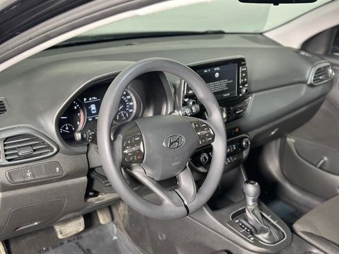 Used 2018 Hyundai Elantra GT image 27