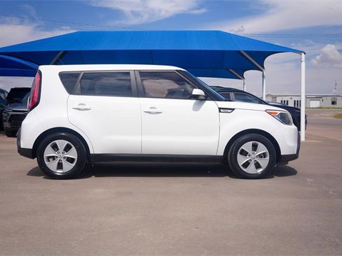 Used 2016 Kia Soul image 3
