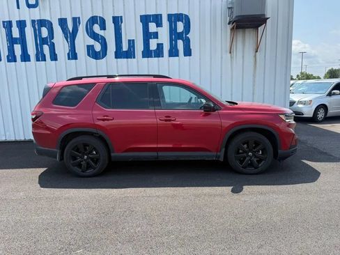 Used 2025 Honda Pilot Black Edition image 8