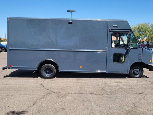 Used 2019 Ford E-450 and Econoline 450 Super Duty RWD image 10