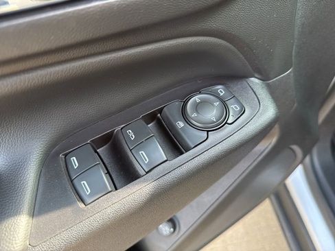 Used 2019 Chevrolet Equinox LT image 10