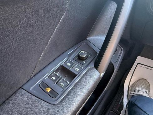 Used 2018 Volkswagen Tiguan SEL Premium AWD/4WD image 18