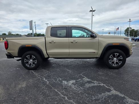 Used 2023 GMC Canyon AT4 w/ AT4 Premium Package AWD/4WD image 5