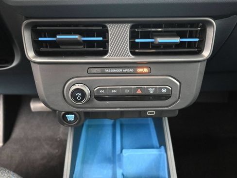 Used 2025 Ford Maverick XLT w/ Equipment Group 302A AWD/4WD image 26