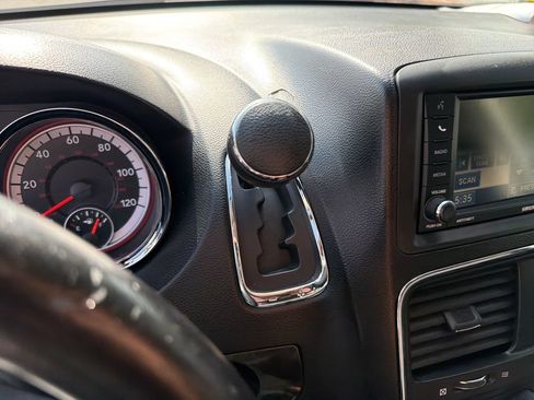 Used 2012 Dodge Grand Caravan SE FWD image 30