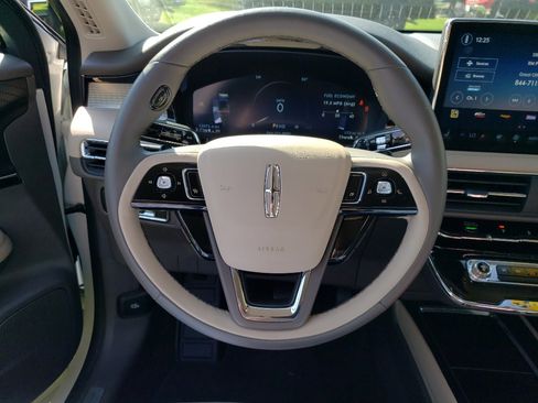 Used 2023 Lincoln Corsair AWD w/ Equipment Group 101A image 27