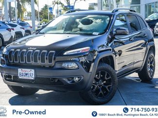 Used 2018 Jeep Cherokee Trailhawk video 1