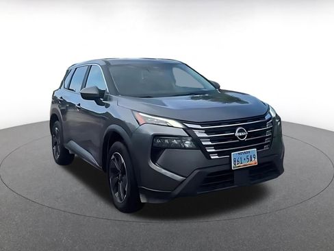 Used 2025 Nissan Rogue SV FWD image 3