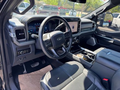 Used 2025 Ford F350 Platinum AWD/4WD image 13