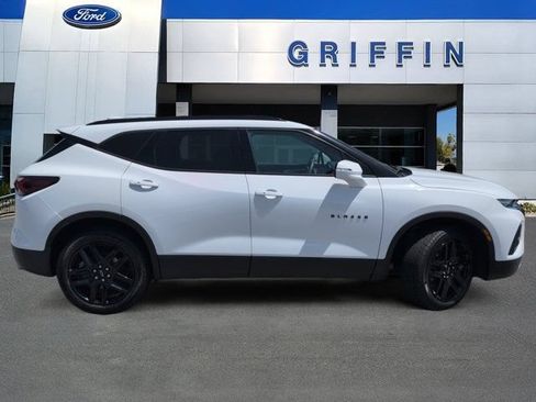 Used 2021 Chevrolet Blazer LT FWD image 3