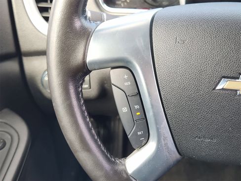 Used 2017 Chevrolet Traverse LT image 25