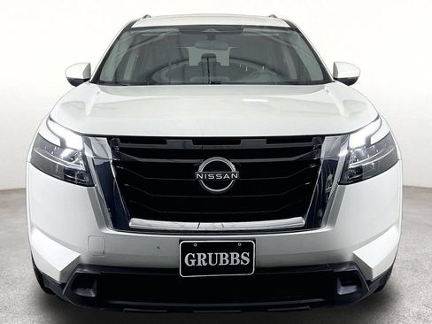 Used 2022 Nissan Pathfinder SV FWD image 5