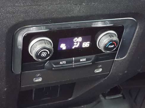 Used 2023 Chevrolet Tahoe LT image 13