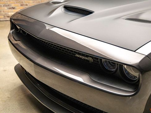 Used 2018 Dodge Challenger SRT Hellcat image 17
