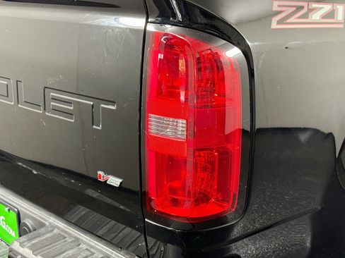 Used 2021 Chevrolet Colorado Z71 w/ Safety Package RWD image 33