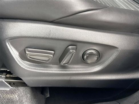 Used 2024 Toyota Corolla Cross AWD Hybrid w/ Convenience Package image 31