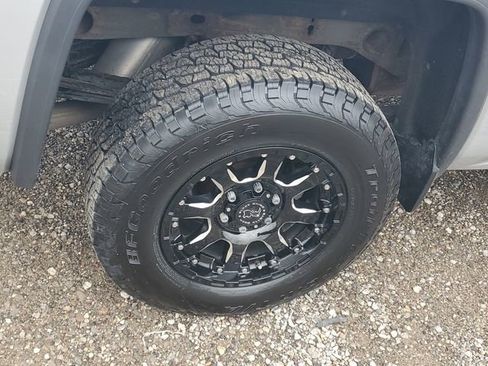 Used 2015 GMC Sierra 1500 SLE w/ SLE Value Package AWD/4WD image 5