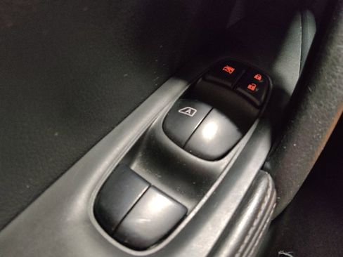 Used 2020 Nissan Rogue SL w/ Premium Package FWD image 27