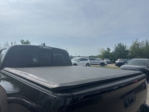 Used 2021 Toyota Tacoma TRD Sport w/ Technology Package image 27