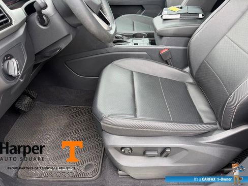Used 2022 Volkswagen Atlas Cross Sport SE w/ Panoramic Sunroof Package FWD image 13
