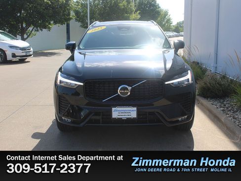 Used 2025 Volvo XC60 B5 Core AWD/4WD image 4