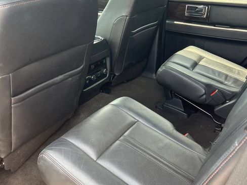 Used 2017 Lincoln Navigator Reserve AWD/4WD image 9
