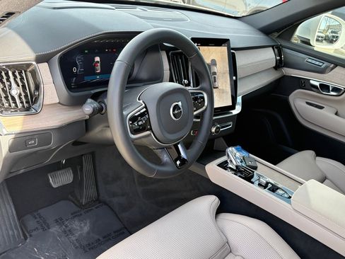 New 2026 Volvo XC90 B6 Ultra w/ Protection Package image 15