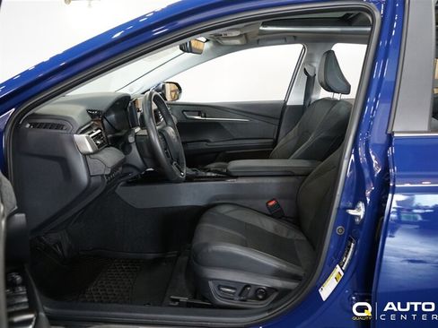 Used 2025 Toyota Camry XLE AWD/4WD image 15