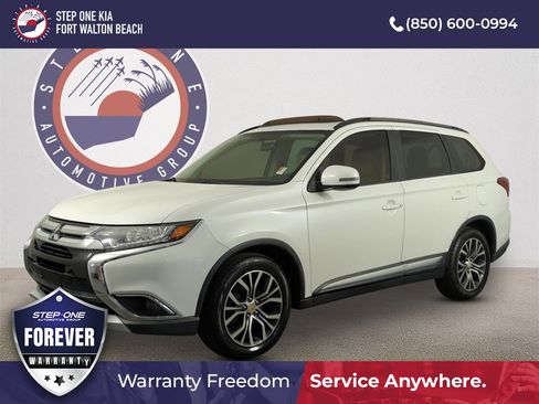 Used 2016 Mitsubishi Outlander SEL image 1