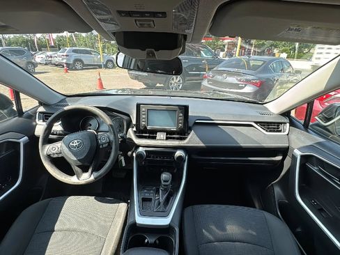 Used 2021 Toyota RAV4 LE FWD image 22
