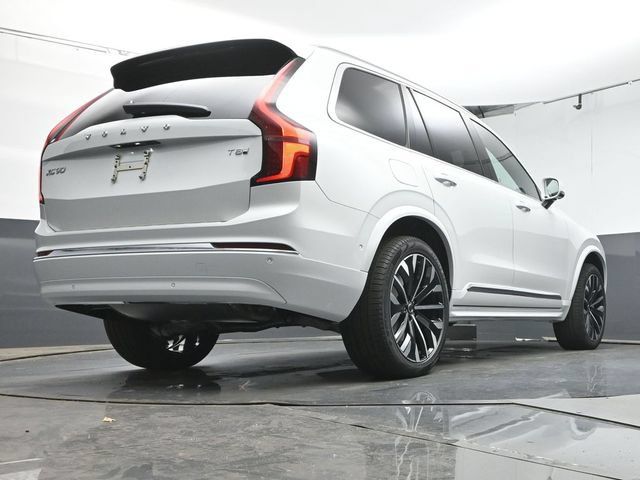 Used 2026 Volvo XC90 T8 Plus w/ Protection Package Premier AWD/4WD image 40
