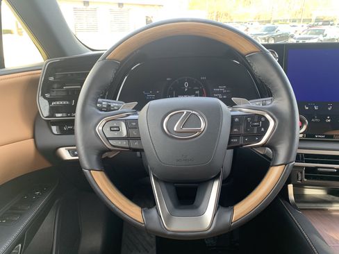 Used 2025 Lexus RX 350 Premium w/ Accessory Package (Z1) image 18