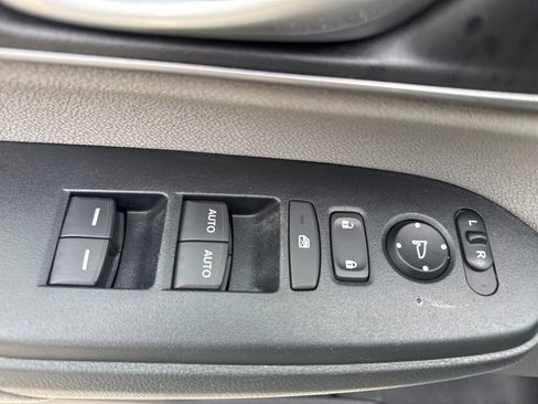 Used 2018 Honda CR-V EX image 15