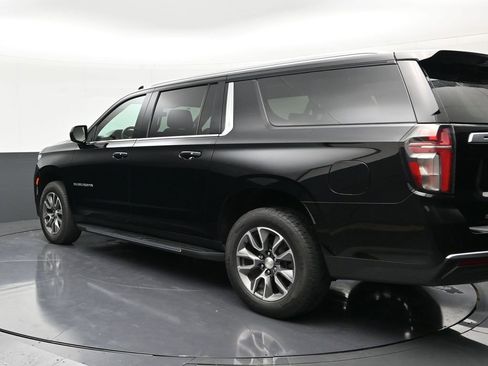 Used 2022 Chevrolet Suburban LS w/ Driver Alert Package RWD image 3