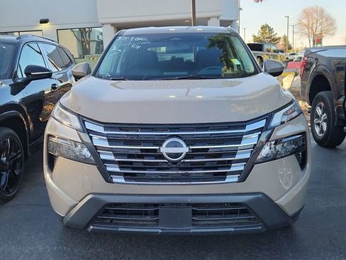 Certified 2025 Nissan Rogue SV image 2