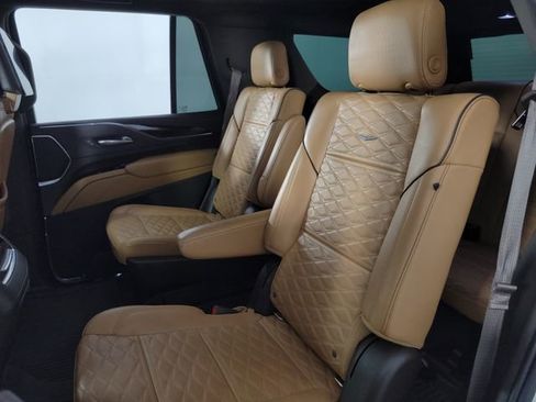 Used 2021 Cadillac Escalade Sport w/ Driver Assist Tech Package AWD/4WD image 18