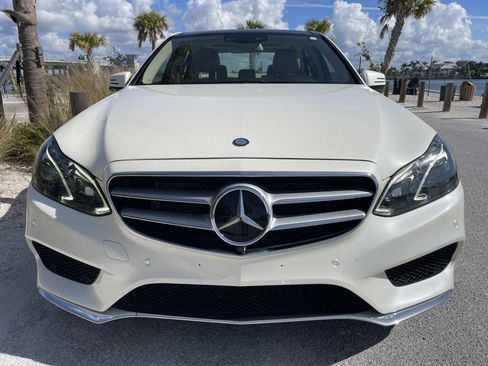 Used 2014 Mercedes-Benz E 550 4MATIC Sedan image 4