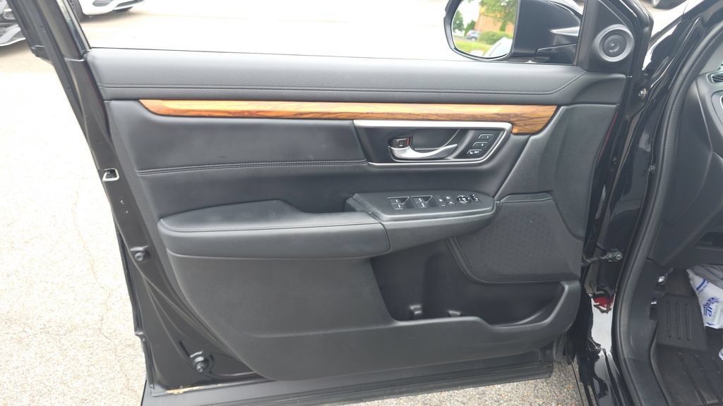 Used 2020 Honda CR-V Touring image 11